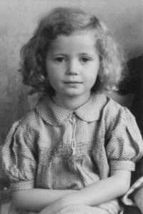 Bettina Bäumer als kind in schwarz weiss